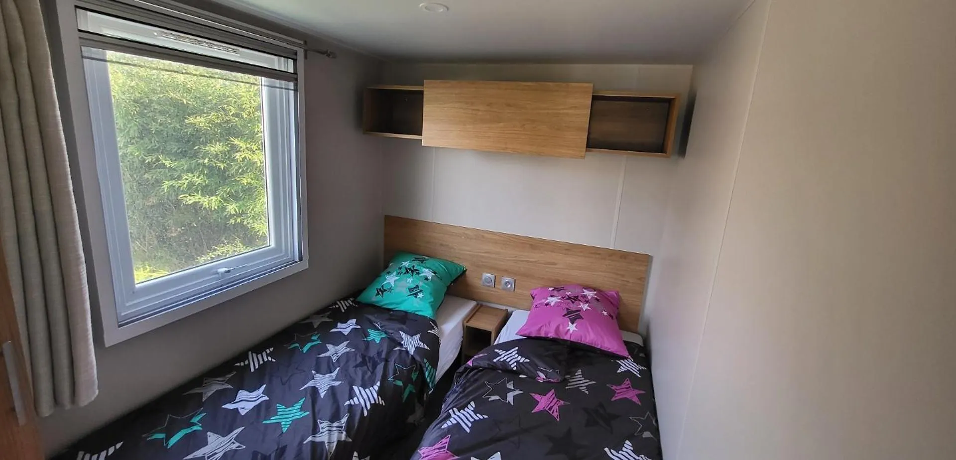 캠프장 Mobil-Home 28 M2, 2 Chambres Et Terrasse 두아르느네