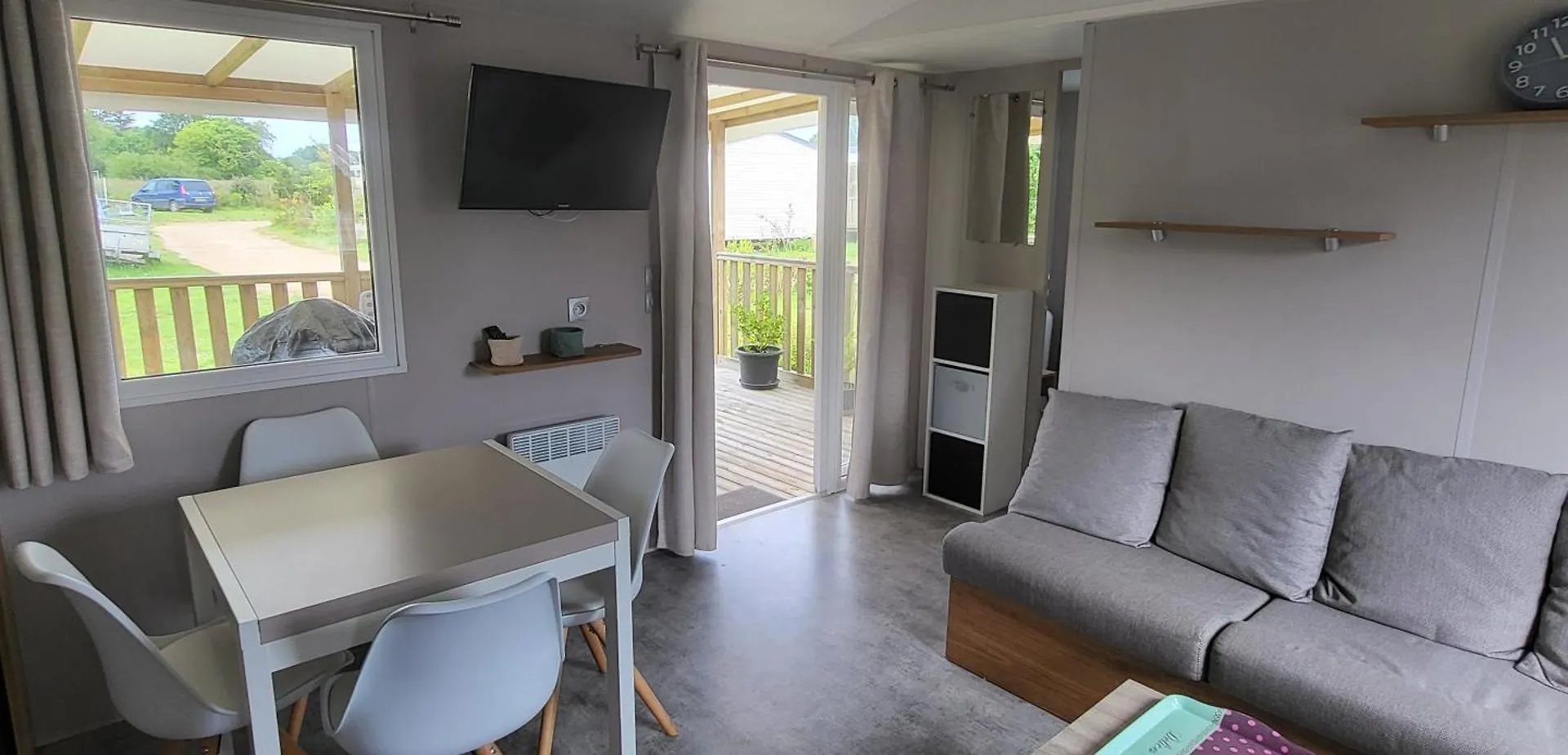 Mobil-Home 28 M2, 2 Chambres Et Terrasse 두아르느네